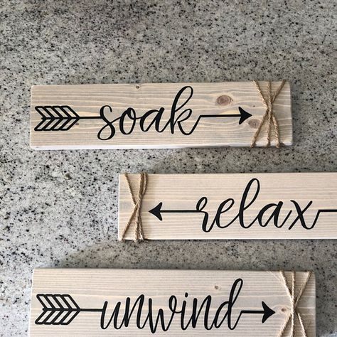 Mom Bathroom, Learn Carpentry, Rustic Bathroom Wall Decor, Pink Tub, Laundry Ideas, Restroom Decor, Laundry Room Signs, Small Toilet, Rustic Bathroom Decor