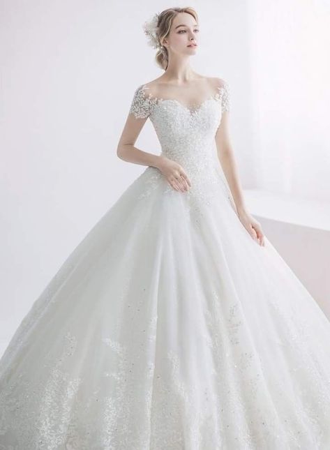 Wedding Gown Ideas, Korean Wedding Dress, Gown Ideas, Simple Wedding Gowns, Cape Wedding Dress, Sparkle Wedding Dress, Fancy Wedding Dresses, Princess Ball Gowns, Dream Wedding Ideas Dresses