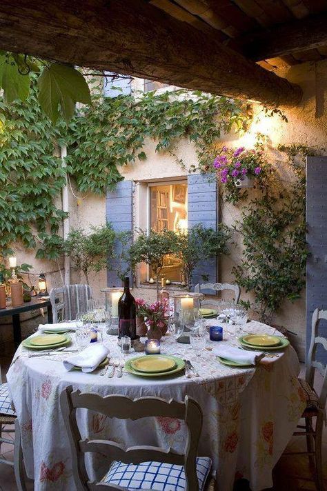 Style Toscan, Style Cottage, Versace Home, Patio Interior, Table Chairs, French Cottage, Tuscan Style, French Country Cottage, French Country House