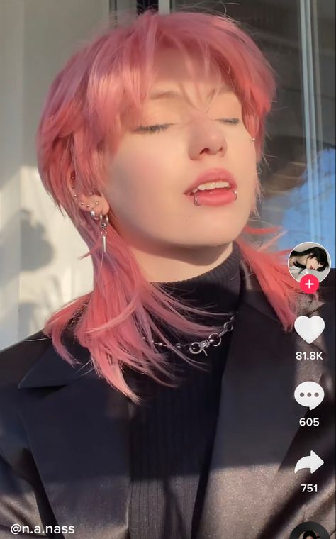 Pink Wolf Cut, Gay Haircut, Dr Face, Wolf Cut, Aesthetic Japan, Hair Flip, Haircut And Color, Cut My Hair, Hair Inspo Color