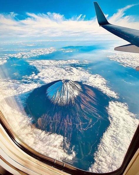 Gunung Fuji, Mount Fuji Japan, Plane Photos, Fuji Japan, Fuji Mountain, Monte Fuji, Mont Fuji, Mt Fuji, Japan Photo