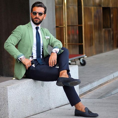 Green Blazer Outfit Men, Green Blazer Outfit, Blazer Outfits Men, Mens Fashion Blazer, Plain Outfits, Blazer Outfit, Green Blazer, Mens Fashion Classy, Suit Style