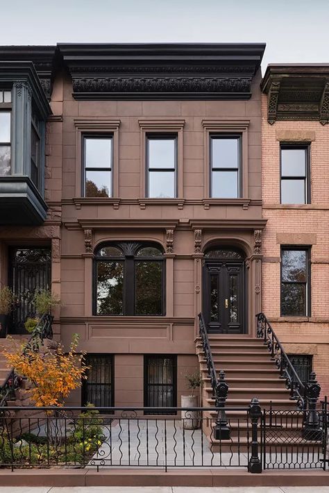 Tour this elegant Brooklyn Brownstone | Wallpaper New York Brownstone Interior, Brooklyn Apartment Aesthetic, Brownstone Floor Plan, Victorian Brownstone, Brooklyn Brownstone Interior, Brownstone Exterior, Chicago Brownstone, Houses In New York, Manifestation Challenge