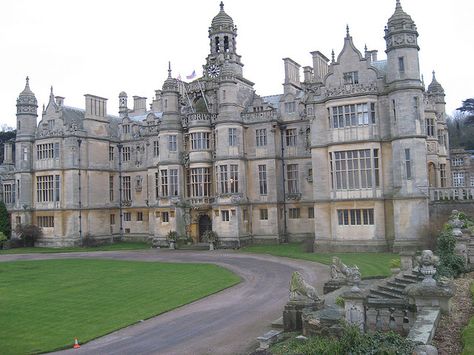 Harlaxton Manor Croft Manor, Harlaxton Manor, Manor Aesthetic, Abandoned Mansion For Sale, Manor Interior, Victorian Manor, Mansion Exterior, English Castles, Abandoned Mansions