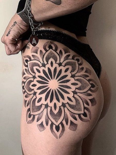 Mandala Tattoo Buttocks, Bum Mandala Tattoo, Hip Mandala Tattoo, Glute Tattoo, Shattered Glass Tattoo, Buttock Tattoo For Women, Blocks Tattoo, Mandala Tattoo Ideas For Women, Mandala Puntillismo Tattoo