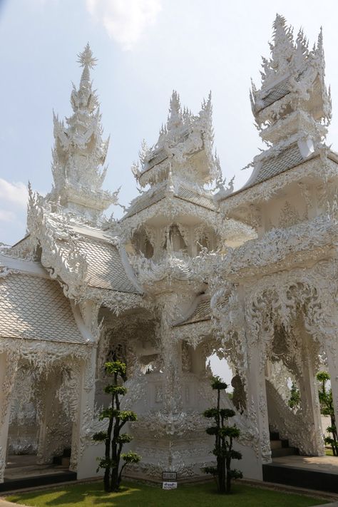 Most Beautiful Architecture, Pure White Exterior, Ornate Architecture, Wat Rong Khun, Chiang Rai Thailand, Path To Enlightenment, The Twin Towers, White Temple, Buddhist Teachings