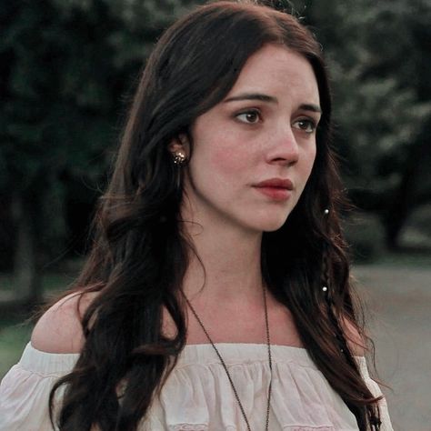 Adeline Kane, Cora Hale, Mary Stuart, Adelaide Kane, Female Character Inspiration, Birthday Gifts For Best Friend, A Character, Celebrity Look, Aaliyah