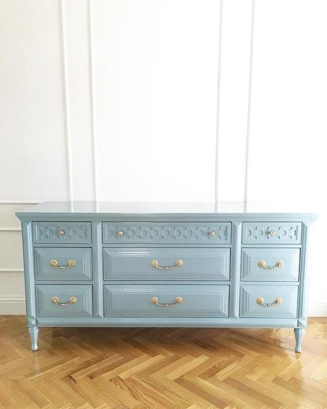 Carved Dresser, Upcycled Furniture Before And After, Vintage Furniture Makeover, Blue Dresser, Bedroom Furniture Makeover, Furniture Rehab, Diy Furniture Renovation, Furniture Renovation, Furniture Makeover Diy