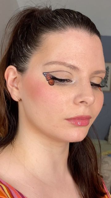 Tattoo Makeup Look, Temporary Tattoo Makeup, Butterfly Temporary Tattoo, Glow Shots, Tattoo Eye, Tattoo Makeup, Butterfly Eyes, Butterfly Makeup, Celebrity Makeup Looks