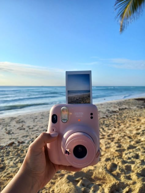 Polaroid Photos Ideas, Pink Polaroid Camera, Polaroid Camera Pictures, Instax Mini Ideas, Instax Mini Camera, Beach Instagram Pictures, Instax Camera, Instax Photos, Bullet Journal Mood Tracker Ideas