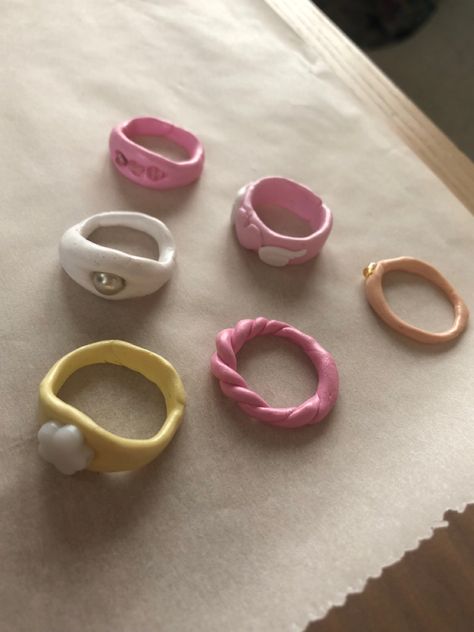 Clay Aesthetic Jewelry, Air Dry Clay Rings Diy, Air Dry Clay Rings, Air Dry Clay Ring, Air Dry Clay Necklace, Clay Rings Aesthetic, Necklace Business, Ring For Boyfriend, Clay Inspo