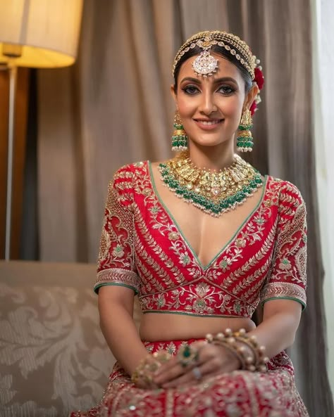 Stylish And Trending V-Neck Blouse Designs To Bookmark Portraits Ideas, Indian Wedding Fashion, Latest Bridal Lehenga, Bridal Bra, Backless Blouse Designs, Lehenga Blouse Designs, Wedding Blouse Designs, Bridal Poses, Bridal Outfit