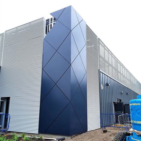 Blue Facade Architecture, Warehouse Facade Industrial, Aluminium Panel Facade, Factory Architecture Industrial Facade, Factory Facade Design, Industrial Building Facade, Metal Panels Facade, Blue Facade, Warehouse Architecture