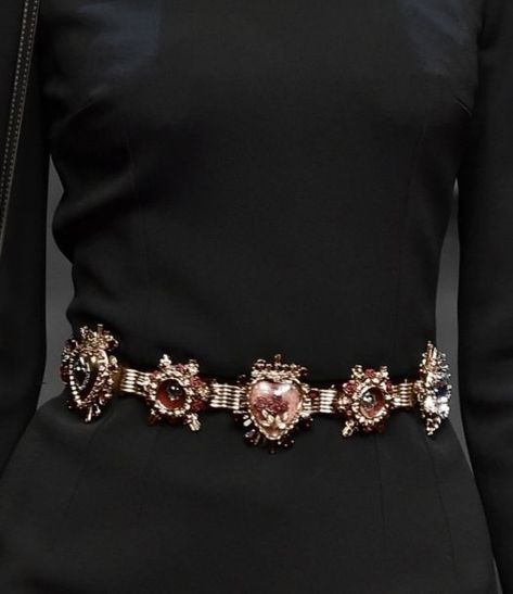 Baroque Aesthetic Fashion, Baroque Jewelry, Mode Vintage, Looks Vintage, Fashion Details, Cute Jewelry, Runway Fashion, A Black, Fashion Inspo Outfits