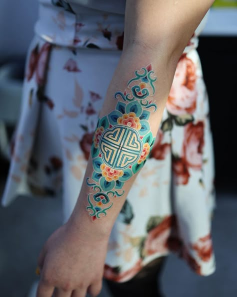 Taiwan Tattoo Design, Pittakkm Tattoo, Art Expectations, Foo Dog Tattoo Design, Foo Dog Tattoo, Armband Tattoo Design, Clever Tattoos, Marvel Tattoos, Blue Tattoo