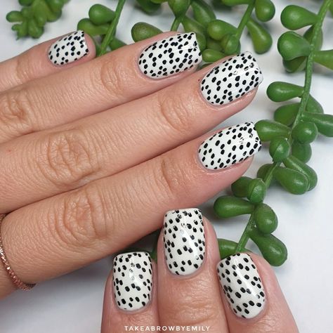 Black Spot Nails, Dalmatian Nails, Spotty Nails, Winter Nail Art Ideas, Monochrome Nails, Nail Polish Tutorial, Neat Nails, Boho Nails, Beyond Imagination