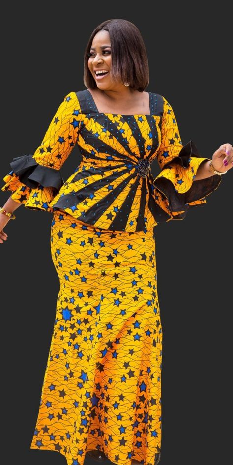 Krobia Fashion Modern African Fashion Dresses, Ladies African Dresses, Ankara Dress Styles For Ladies, Kitenge Dress Designs, Kaba Styles, Lace Dress Classy, African Bridal Dress, Ankara Dress Designs, Loose Shirt Dress