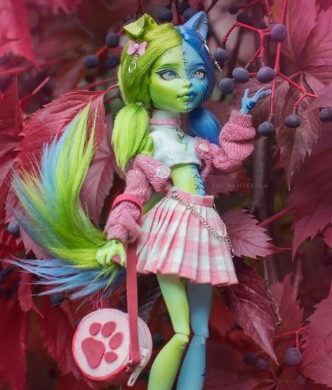 Custom Dolls Repaint, Doll Customizing, Doll Customs, Doll Customization, Cute Zombie, Custom Monster High Dolls, Monster High Custom, Fantasy Art Dolls, Monster High Repaint