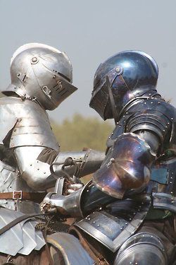 ritasv:  The Confrontation by Passionatte Men In Armor, Arte 8 Bits, Historical Armor, Knight In Shining Armor, 다크 판타지, On Horseback, Knight Armor, Arm Armor, Medieval Armor