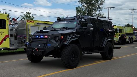 Swat Vehicles, Swat Truck, Executive Protection, Work Trucks, Luxury Cars Rolls Royce, Armoured Vehicles, Federal Law Enforcement, Riot Police, Travel Van