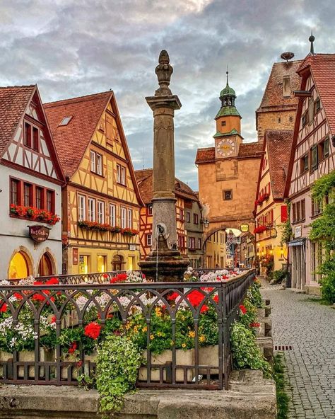 Europe Street, German Architecture, Rothenburg Ob Der Tauber, Cities In Germany, Visit France, Amazing Buildings, City Landscape, Tourist Places, Beautiful Colours