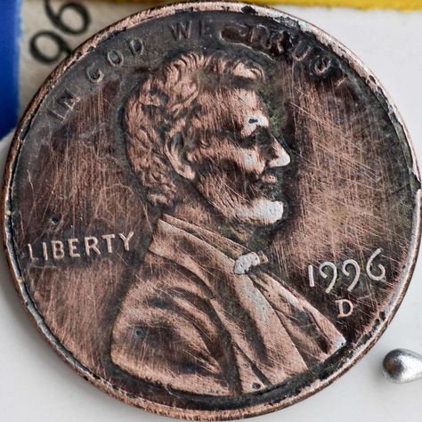 How much is a 1996 penny worth? Find out here the value of all 1996 pennies and 1996 penny errors! See which 1996 Lincoln pennies are rare and valuable, how much your 1996 pennies are worth, and which 1996 error pennies you can even find in pocket change! via @lynnettewalczak Pressed Pennies, Old Pennies Worth Money, Sell Old Coins, Rare Pennies, Penny Values, Valuable Pennies, Old Coins Worth Money, Rare Coins Worth Money, Copper Penny