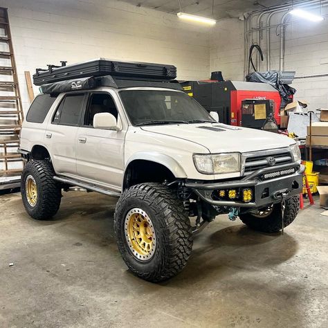 4 Runner Toyota, 3rd Gen 4runner, Toyota Pickup 4x4, Big Van, Car Builds, Toyota 4 Runner, Suv Camper, Retirement Life, Coolest Cars