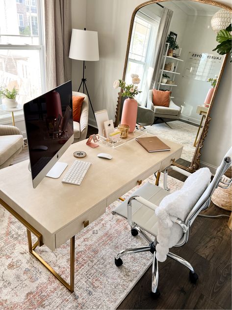 Dream Office Luxury, Small Home Office Ideas For Women, Womens Office Decor, Office Decor Ideas For Women, Women Office Decor, Womens Home Office, Home Office Decor For Women, Manifesting 2024, Feminine Home Offices