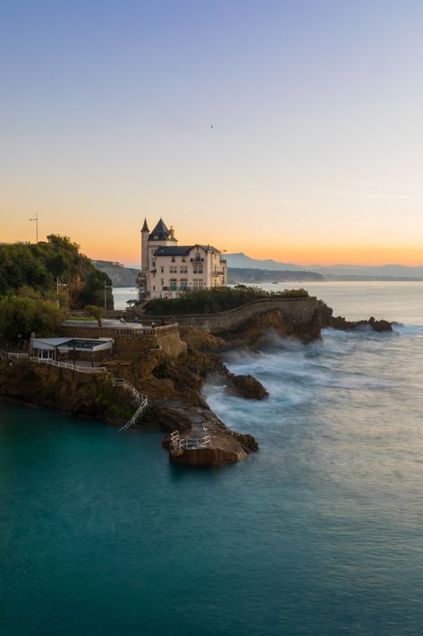 Des vacances à Biarritz entre fun, chill et surf ! Biarritz France Aesthetic, Biarritz Aesthetic, France Aesthetic, Story Insta, France Wedding, Aquitaine, Wedding Locations, Travel Dreams, Vision Board