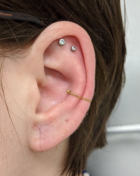 Healed conch with a 14ky gold chain & gold bead Conch With Chain, Conch Piercing Chain, Conch Chain, Ear Decoration, Conch Piercing Jewelry, Conch Earring, Jewelry Tattoo, Magical Jewelry, Conch Piercing