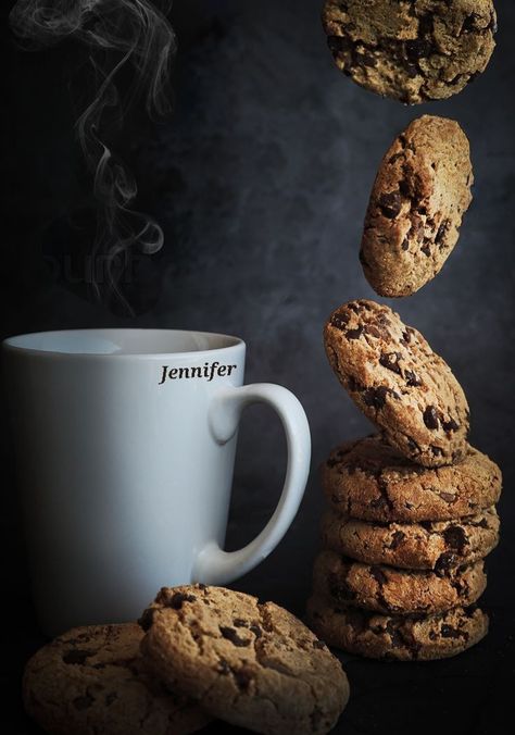 Floating Food Photography, Flying Food Photography, Biscuit Photography, Bakery Photoshoot, Fancy Food Presentation, Cookie Photography, Food Photo Ideas, Food Photography Background, Food Photography Tutorial