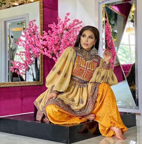 Aryana Sayeed Afghan Clothes, Aryana Sayeed, Afghan Wedding Dress, Designer Dresses Elegant, Afghan Culture, Afghani Dress, Afghani Clothes, Afghan Dress, Afghan Wedding