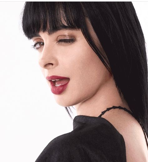 Krysten Ritter Krystin Ritter, Black Hair And Bangs, Kristin Ritter, Krysten Alyce Ritter, Krysten Ritter, Charlie Cox, Grunge Hair, Pretty Woman, Gq