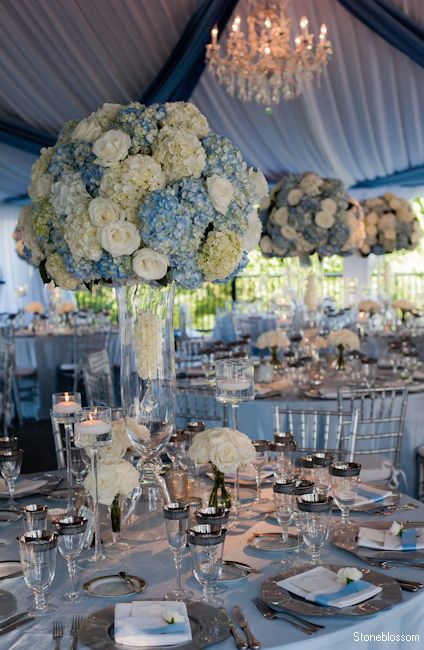 Wedding Ideas Wedding Reception Flowers, Pinterest Wedding, Hydrangeas Wedding, Blue Hydrangeas, Clear Vases, Cinderella Wedding, White And Blue Flowers, Blue Themed Wedding, Blue Wedding Flowers