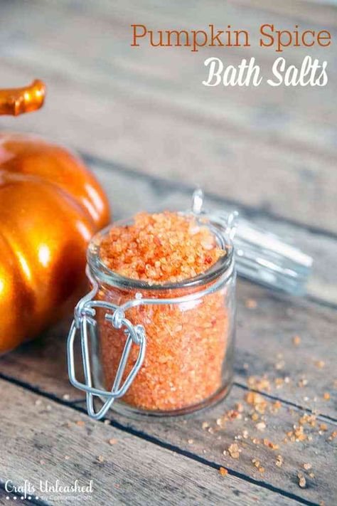 Diy Bath Salts, Diy Pumpkin Spice, Bath Salts Recipe, Bath Salts Diy, Diy Scent, No Salt Recipes, Diy Spa, Mason Jar Gifts, Nails Polish