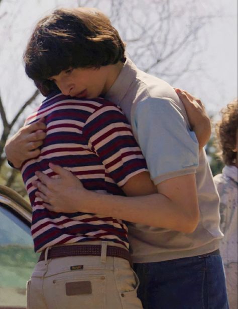 Will Byers Mike Wheeler, Mike Wheeler, Duffer Brothers, Forehead Kisses, Five Guys, Will Byers, Stranger Things Funny, Stranger Things Netflix, I Have No Friends