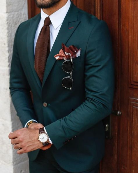 Wedding Dark Green Suit, Bottle Green Suit Men Wedding, Wedding Suit Dark Green, Fitted Green Wedding Suit, Fitted Green Three-piece Suit For Groom, Dark Teal Suit, Dark Blue Suit Wedding, Pergola Flowers, Archway Flowers