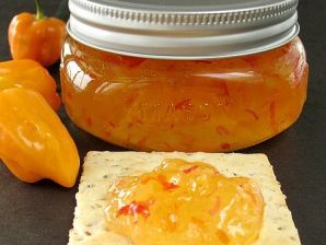 Pineapple Habanero Jelly Recipe - Food.com Habanero Jelly Recipe, Canning Room, Habanero Jelly, Pepper Jelly Recipes, Hot Pepper Jelly, Chile Peppers, Homemade Jelly, Jelly Recipe, Goats Cheese