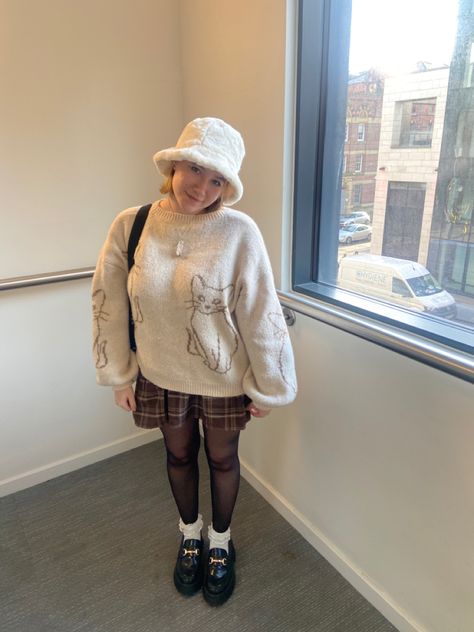 fluffy bucket hat with loafers and a cat jumperrrrr White Fluffy Bucket Hat Outfit, Fuzzy Bucket Hat Outfit Winter, White Bucket Hat Outfit, Fluffy Bucket Hat Outfit, White Fluffy Bucket Hat, Cute Asian Outfits, White Bear Bucket Hat, Bucket Hat Fuzzy, Fluffy Bucket Hat