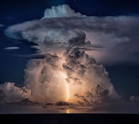 Canon Photography  | @bobbywummerphotography Thunderstorm Clouds, Lightning Photos, Congratulations Photos, Crazy Weather, Storm Photography, Clouds Photography, Lightning Storm, Strange Photos, Philippines Travel