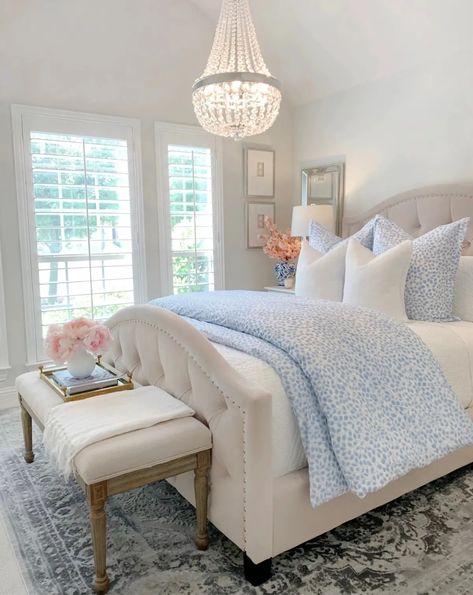 Spring Bedroom, Preppy Room Decor, Preppy Room, Redecorate Bedroom, Bedroom Refresh, Blue Rooms, Room Makeover Bedroom, Dream Room Inspiration, Master Bedrooms Decor