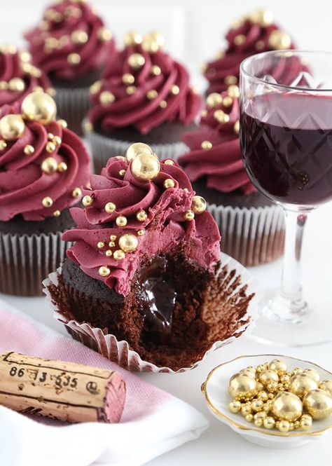 Red Wine Cupcakes, Red Wine Dessert, Boozy Baking, Night Dessert, Wine Cupcakes, Wine Chocolate, Wine Cake, Wine Butter, Sweet Red Wines