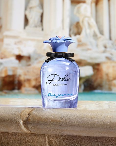 Jasmine Invitation, Blue Jasmine, Mediterranean Landscaping, Dolce And Gabbana Blue, Perfume Reviews, Embrace Life, New Fragrances, Fragrances Perfume, Scents