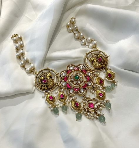 Kundan temple jewellery 💝listed on our webshop! From bridal statement pieces to simple chokers, a little something for everyone! Shop online ! #rajatamaya #silver #silverjewelry #templejewellery #kundanjewellery #choker #earrings #haaram #necklaces #indianjewellery #bridaljewellery #indianbride #bridal #traditionaljewellery #pinterest #silver925 Mary Pictures, Simple Choker, Elegant Jewellery, Beautiful Gold Necklaces, Antique Jewelry Indian, Gold Jewellery Design Necklaces, Jewelry Indian, Kundan Necklaces, Gold Necklaces