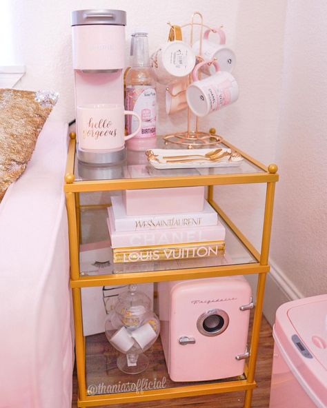 Pink And Gold Boho Office, Beauty Room Snack Bar, Guest Room Cart Ideas, Coffee Bar In Salon, Preppy Coffee Bar, All Pink Everything, Pink Coffee Station, Girly Coffee Bar, Pink Coffee Bar Ideas