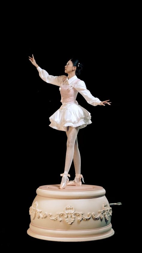 Ballerina Poses, Red Velvet Photoshoot, Music Box Ballerina, Ballet Poses, Festival 2022, Human Poses Reference, Photoshoot Concept, Body Drawing, Girl Cakes