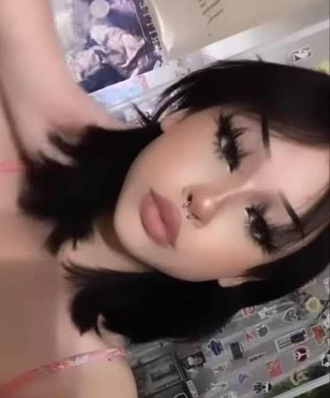 Loner Aethstetic, Emo Baddie Makeup, Cute Alt Makeup, Dark Makeup Looks, Alt Makeup, Swag Makeup, Alternative Makeup, Cool Makeup Looks, Emo Makeup