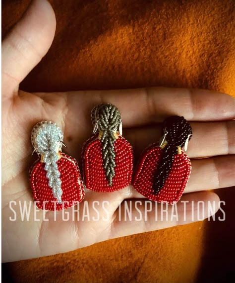 Metis Dot Art, Cree Beadwork, Metis Beadwork Patterns, Beaded Earrings Ideas, Regalia Beadwork, Raised Beadwork, Magical Fruit, Native Bead Work, Beaded Stud Earrings