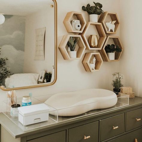 LELLOBABY on Instagram: “The combination of earth tones and shapes here makes a truly magical space for baby and parents to enjoy! LELLOBABY changing tray fits…” Nursery Changing Station, Love In New York, Baby Nursery Closet, Baby Changing Station, Diaper Changing Station, Nursery Closet, Plus Model, Changing Station, Floral Nursery