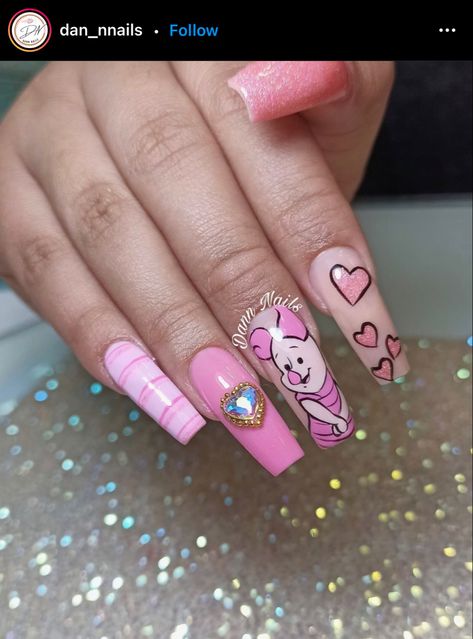 Winnie The Pooh Valentines Day Nails, Barbie Nail Art Design, Piglet Nail Art, Piglet Nails, Pink Disney Nails, Pooh Nails, Disney Princess Nail Art, Pig Nails, Disney Princess Nails